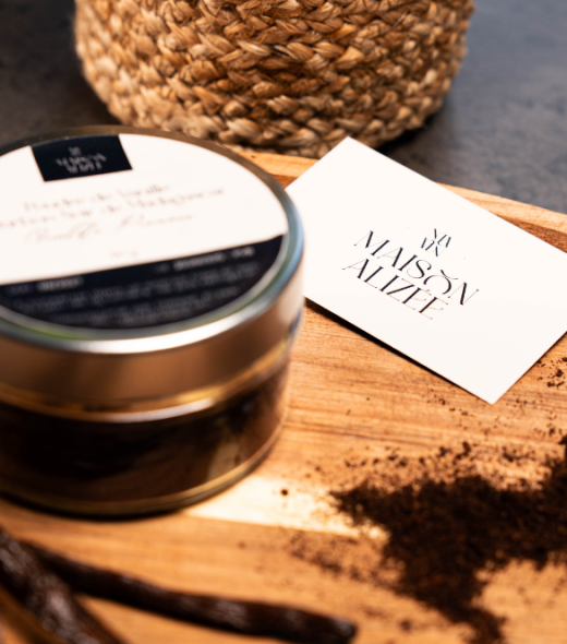 Pot de poudre de vanille Bourbon noire de Madagascar Maison Alizée avec gousses entières